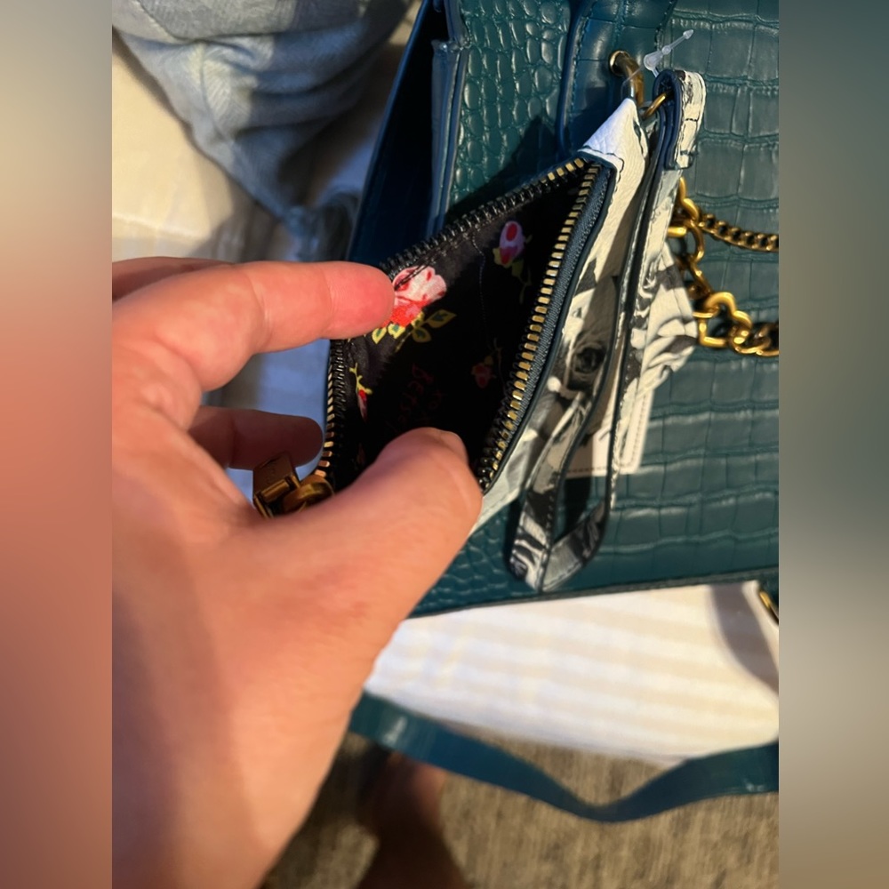 Betsey Johnson Teal Mid-Size Purse (FREE WRISTLET INCLUDED) - Picture 7 of 11